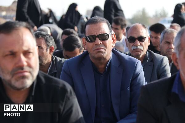 شکوه حضور ابرکوهی‌ها در نماز جماعت عید سعید فطر