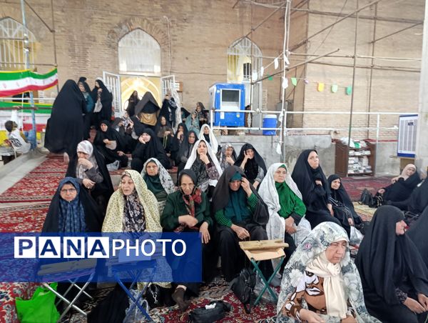 نماز عبادی سیاسی جمعه همزمان باهفته وحدت درنیشابور