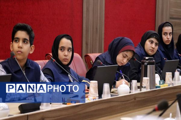 نشست صمیمی فعالین رسانه ای دانش‌آموزان با مدیرعامل خبرگزاری پانا