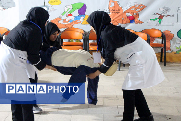 رقابت‌های مراقبین سلامت قم در بخش امداد و نجات