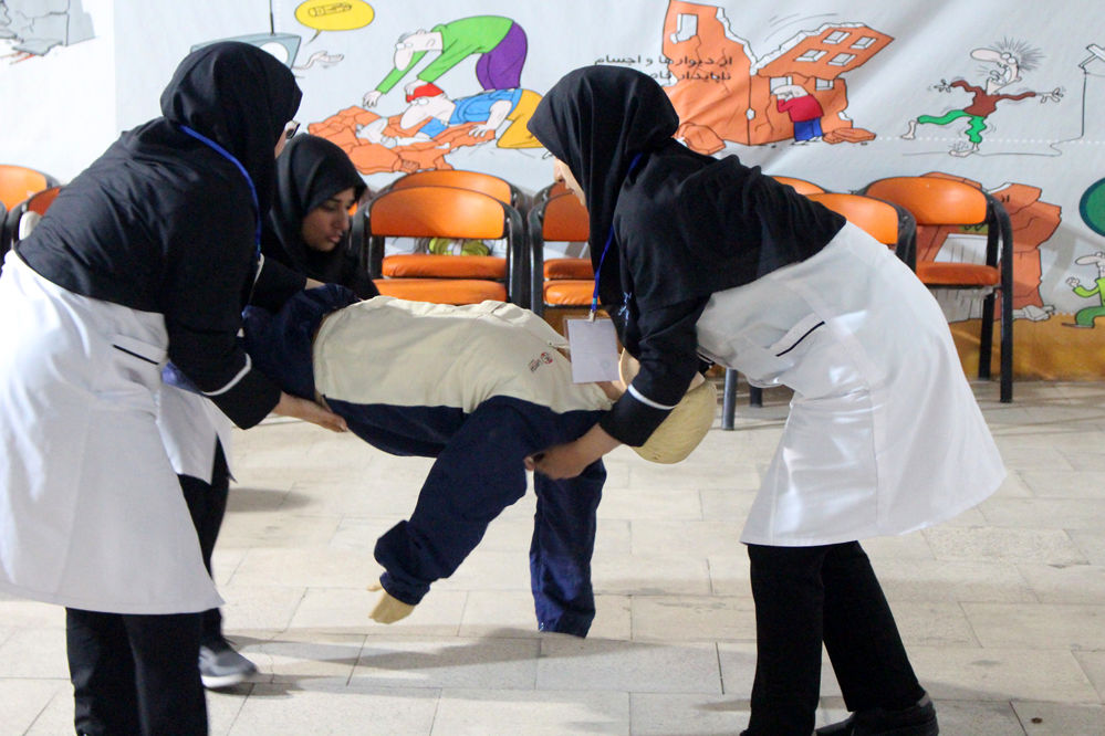 رقابت‌های مراقبین سلامت قم در بخش امداد و نجات