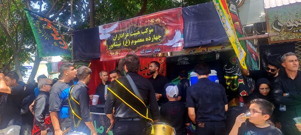 برپایی پرشور مراسم عزاداری سیدالشهدا در خیابان‌های نیشابور 