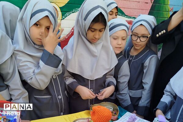 جشن عاطفه ها در دبستان های کوثر و حاتم ناحیه دو شهرری 