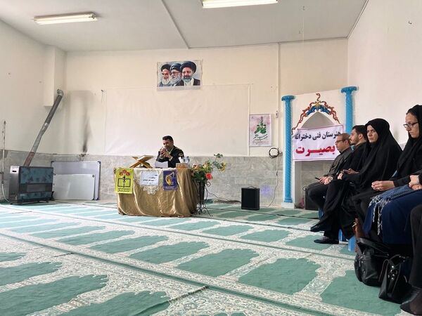 برگزاری جلسه پیشگیری از آسیب‌های اجتماعی در هنرستان بصیرت آشخانه