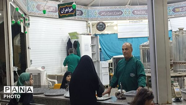 حال و هوای چایخانه حضرت معصومه(س)،در صحن و سرای حرم امامزاده حسین ابن موسی الکاظم(ع)شهر طبس