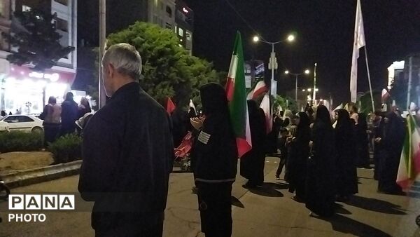 زمزمه های دعا در بلوار فضل نیشابور 