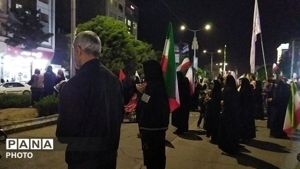 زمزمه های دعا در بلوار فضل نیشابور 