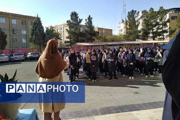 طنین غیرت و بیداری نسل نو در برابر استکبار