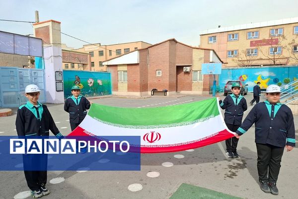 همایش یاوران انقلاب در دبستان شاهد شهید قدوسی ناحیه دو شهرری 