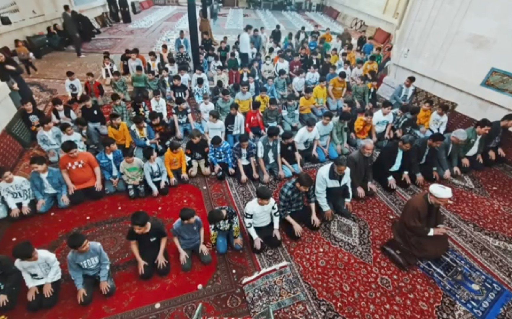 دانش‌آموزان تاکستانی، میهمان افطاری مدارس خود بودند