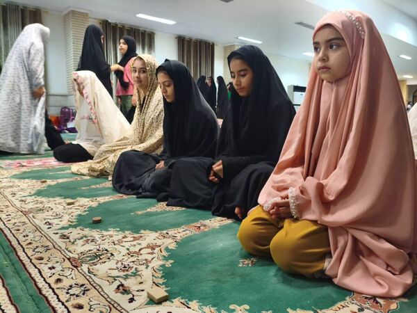لحظات ناب اعتکاف دانش‌آموزی دختران در جاسک