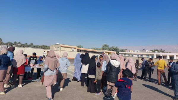 بازارچه دانش‌آموزی در منطقه فین