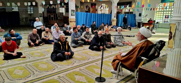 برگزاری مراسم اعتکاف پدر پسری در مسجد جامع آشخانه