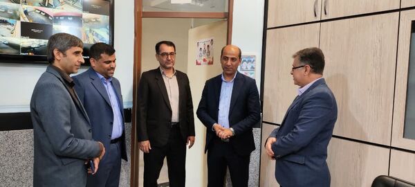 بازدید فرماندار دشتی از بخش‌های مختلف مدیریت آموزش و پرورش شهرستان دشتی