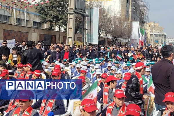 راهپیمایی ۲۲ بهمن، آینه تمام‌نمای همبستگی ملی