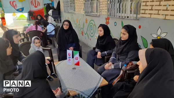 حضور دانش‌آموزان دبیرستان فدک در پاتوق «نوجوان مبارز » شهرستان فردیس