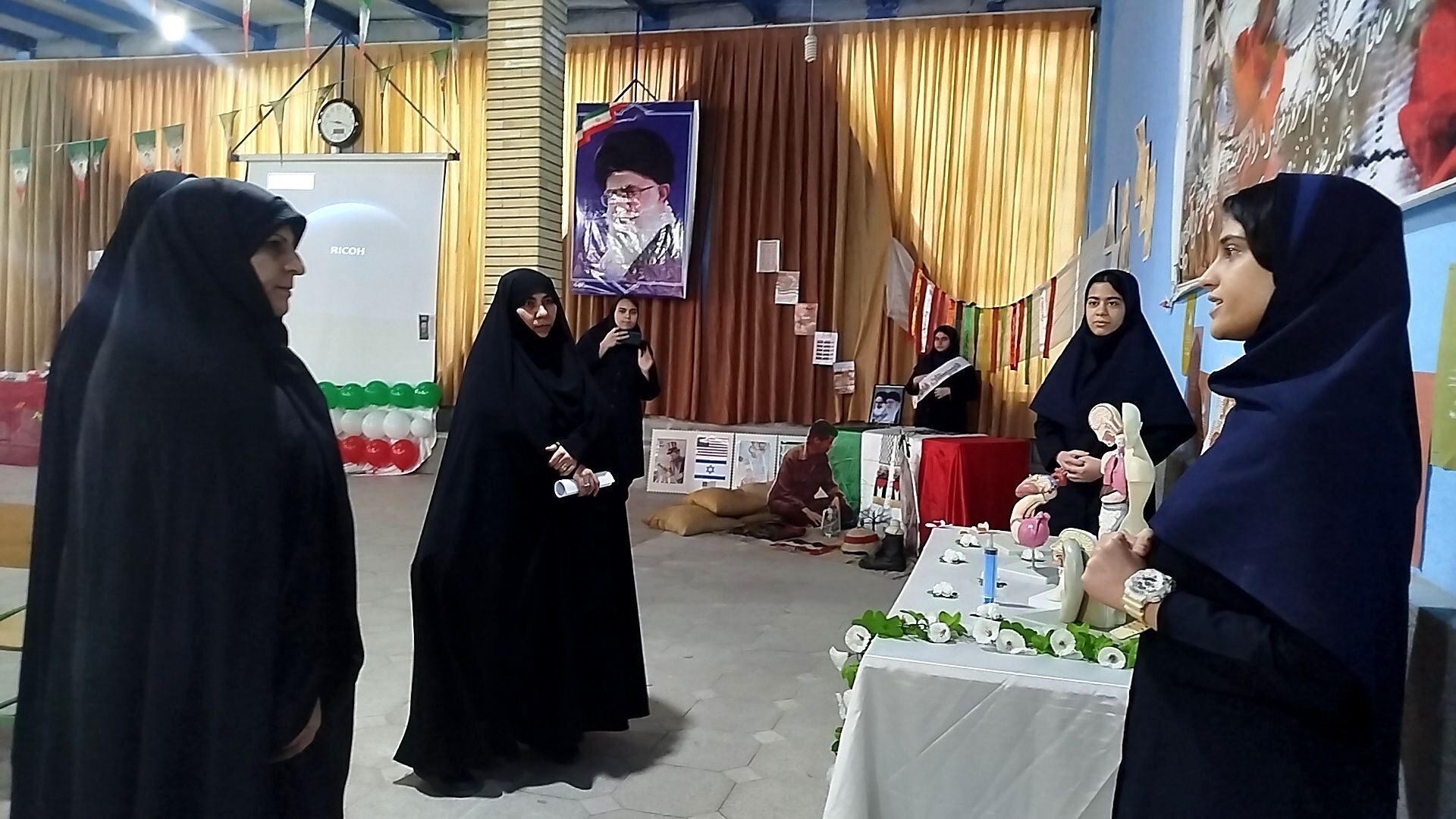 مدرسه انقلاب، بستری برای تبیین ارزش‌های انقلاب اسلامی