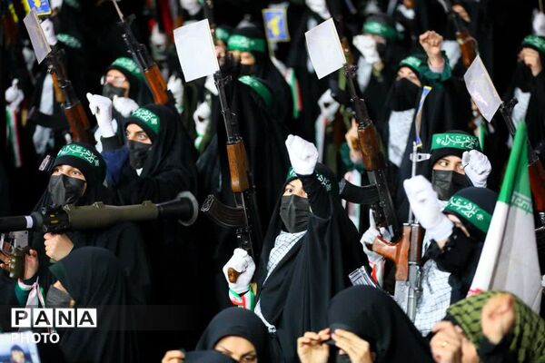 میدان امام خمینی(ره) همدان در تپش غیرت زنان همدانی