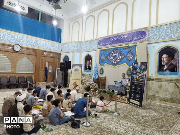 برپایی محفل قرآنی «به یاد علمدار» در بقعه علی بن بابویه قمی