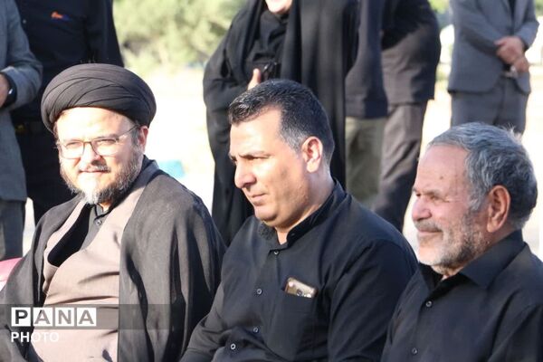 زمین چمن ورزشی زنده‌یاد حاج حسین امین‌الرعایا دبیرستان پسرانه شبانه‌روزی حافظ کوهپایه افتتاح شد