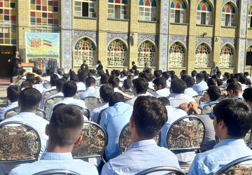 نواختن زنگ افتتاحیه «هفته پدافند غیرعامل» در دبیرستان ماندگار شهید مدرس ناحیه دو شهرری