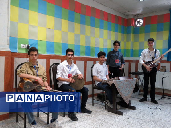 نمایشگاه علمی، پژوهشی وهنری فرداد در دبیرستان باهنر