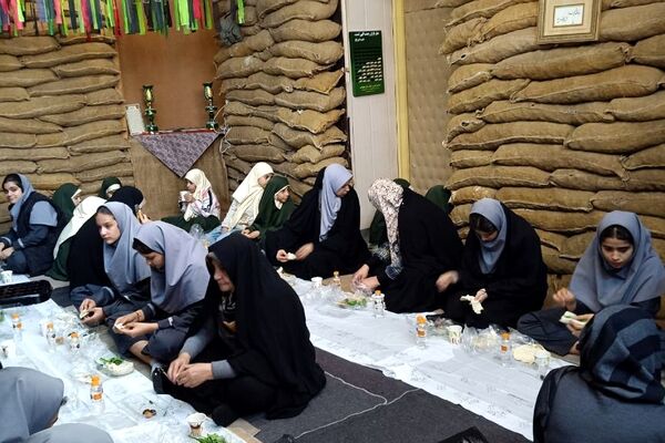 بزرگداشت «مادران چشم به راه»باحضور دانش‌آموزان دبیرستان دخترانه معرفت کهریزک