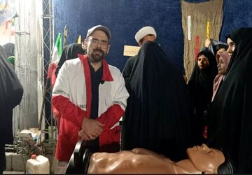 تجمعات مردم رودهن همراه با ارائه آموزش احیای قلبی-ریوی 
