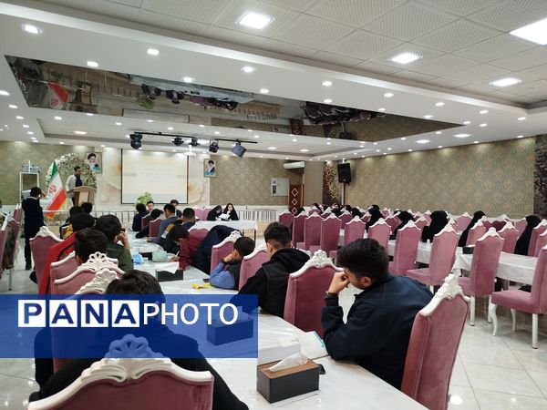 جلسه رؤسای شوراهای دانش‌آموزی مدارس شهرستان کاشمر