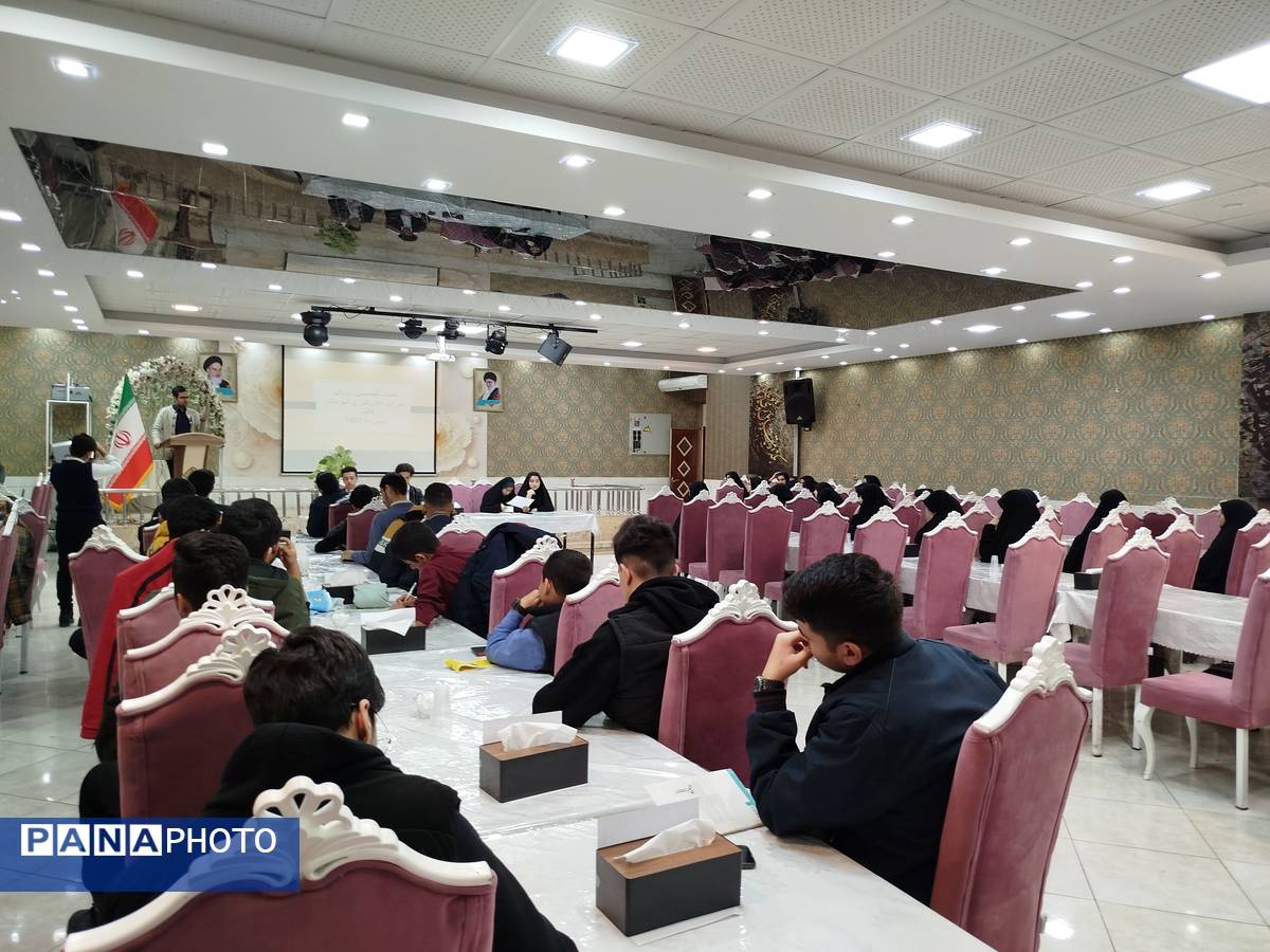 جلسه رؤسای شوراهای دانش‌آموزی مدارس شهرستان کاشمر