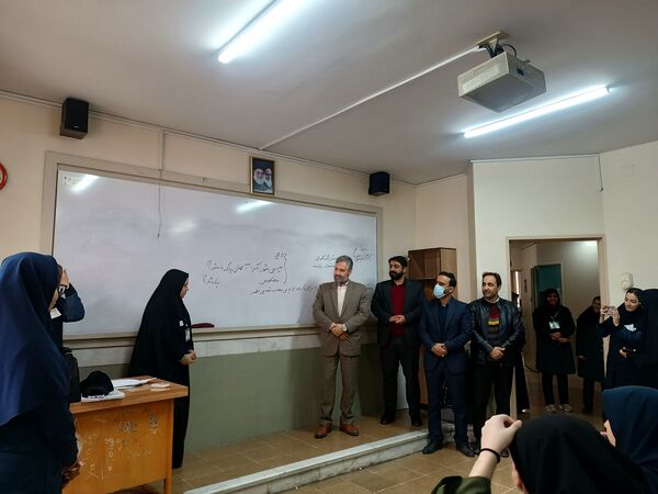 هفته ماها در دبیرستان آرمینه مصلی نژاد ناحیه ۷ مشهد 