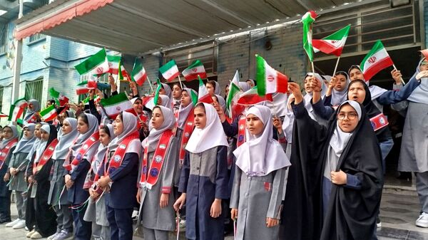 حال و هوای دانش‌آموزان در آغاز سال تحصیلی در دبستان نیایش ۲ 