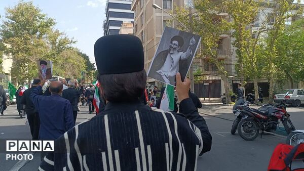 موج عشق در مصلی تهران؛ وداع با رهبر شهید انقلاب