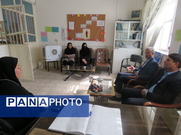 برگزاری شورای دبیران در مدارس شهرستان خلیل آباد 