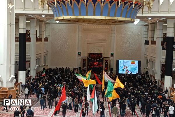 نوجوانان عاشورایی در حرم شاهچراغ(ع) - 2