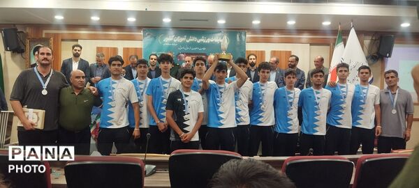 اختتامیه مسابقات ورزشی دانش آموزان قطب دو کشور در قم