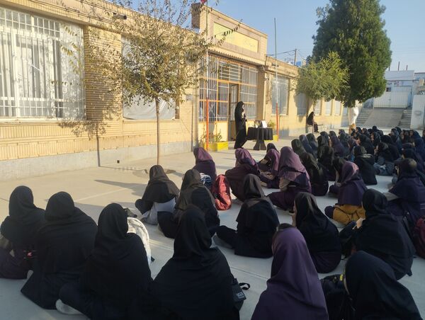 برگزاری سوگواره حلوا در دبیرستان دخترانه رفعت
