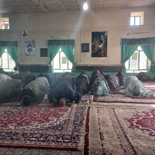 اقامه باشکوه نماز عید سعید فطر در روستای گزکوه 
