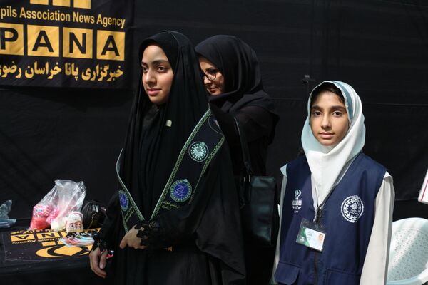 موکب خدمت‌رسانی سازمان دانش‌آموزی خراسان رضوی در سالروز رحلت پیامبر اکرم (ص)
