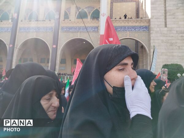 ثبت تاریخی‌ترین وداع در قلب جهان