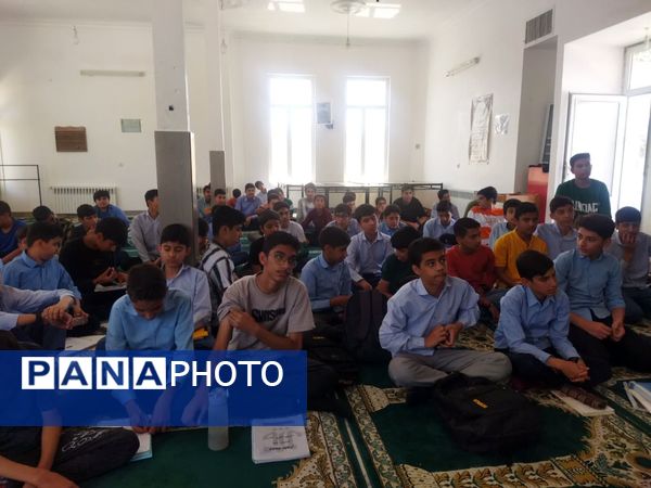 برگزاری جشن تکلیف در دبیرستان نمونه دولتی دانش 