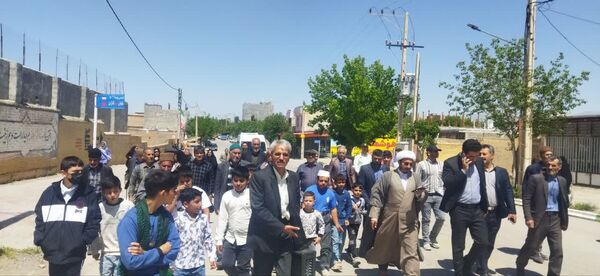استقبال مردم شهر تیتکانلو از پرچم امام رضا(ع)