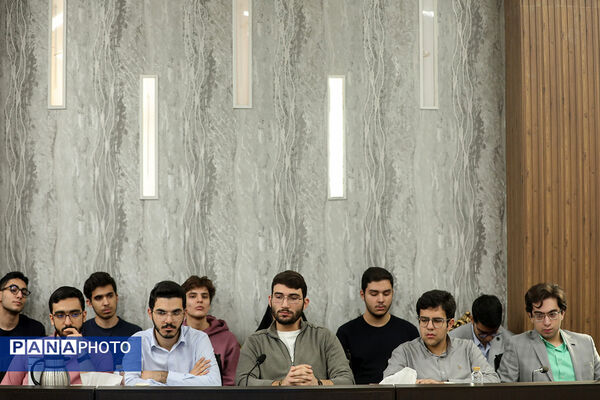 دیدار معاون اول رئیس‌جمهور با اعضای باشگاه و مدال‌آوران المپیادی