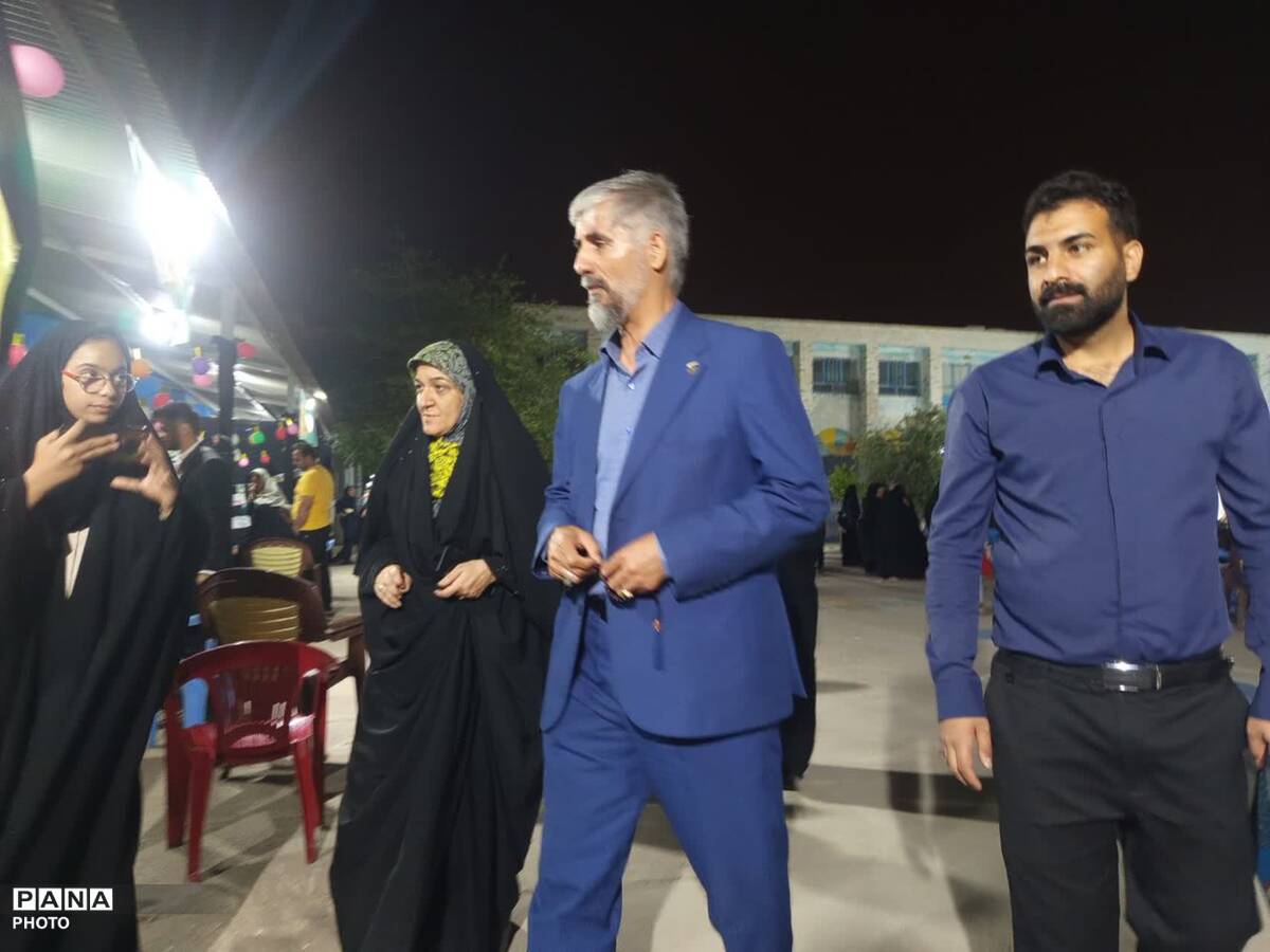 بازدید معاون تشکیلات سازمان دانش‌آموزی کشور از موکب «نوجوان مبارز» و «امام رضا (ع)»