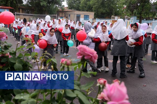 کارناوال شادی سازمان دانش‌آموزی به مناسبت روز دختر در دبستان پیامبر اعظم
