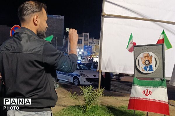 گردهمایی مردم دیار ۱۵ مرداد در راه‌آهن، روبروی غرفه آموزش و پرورش ورامین 