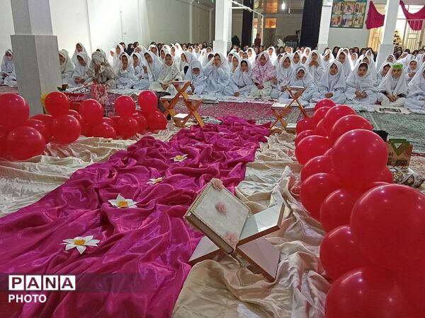 برگزاری مراسم معنوی جشن تکلیف دانش‌آموزان پایه سوم در حسینیه منطقه کوهنانی 