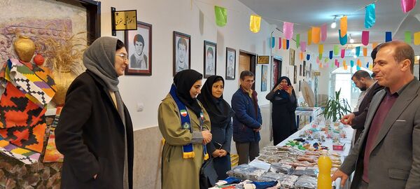 برپایی بازارچه دست سازه‌ها در کانون شهید مطهری سملقان