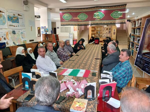 تقدیر از آزادگان کتاب خوان عباس آباد