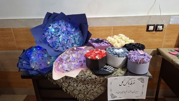 نمایشگاه دست سازه‌های دانش‌آموزی دبیرستان دخترانه ایران مهر اهر